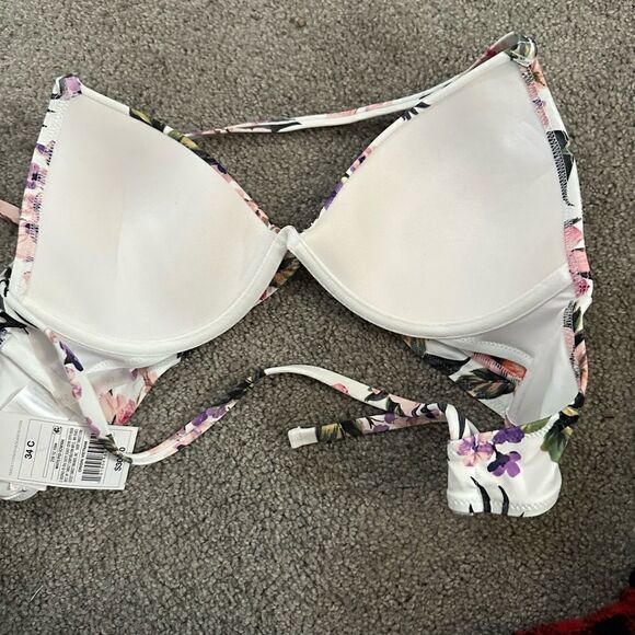 Shade and Shore Lightly Lined Underwire Twist Front Plunge Bikini NWT Fl… - Picture 7 of 14